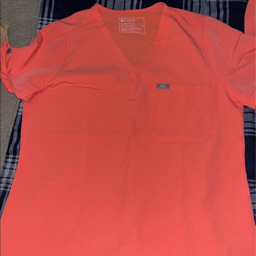 FIGS Scrub Set size Large Hot Coral